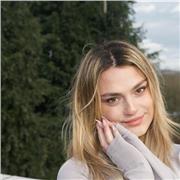 A positive and energetic person who wants to help others with enchanting their skills. 
My lessons are aimed to everyone!